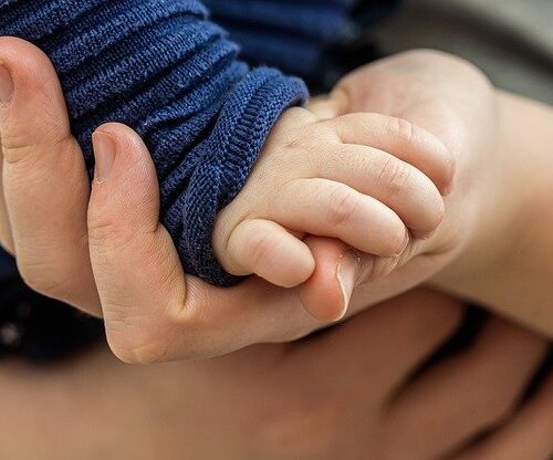 toddler-hand-4867454_640 cancer support